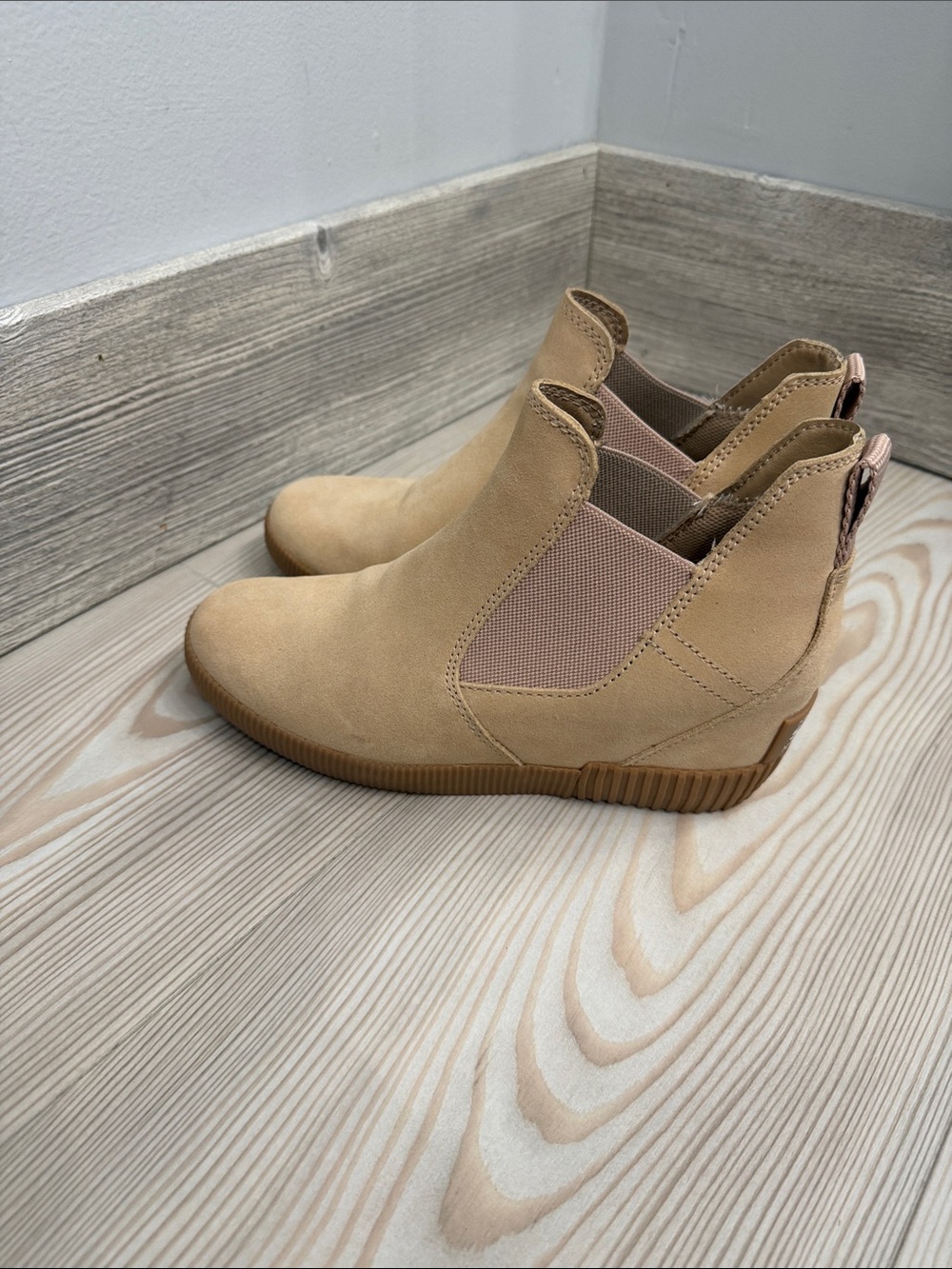 Sorel Tan Chelsea Wedge Ankle Boots